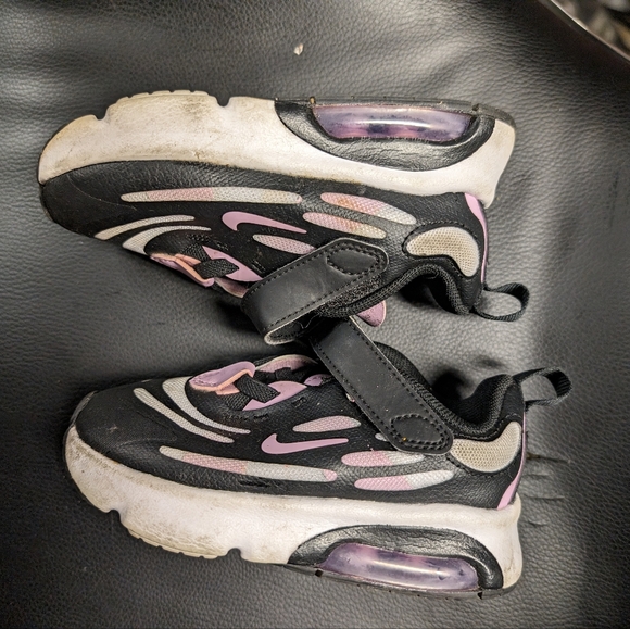 Nike - Picture 4 of 4